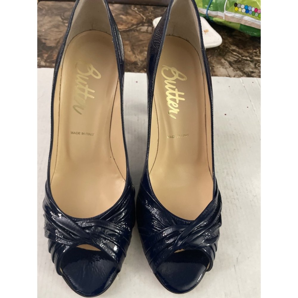 Butter heel sandal size 8.5. Women